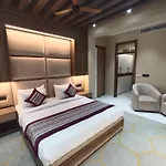 The Sm Hotel