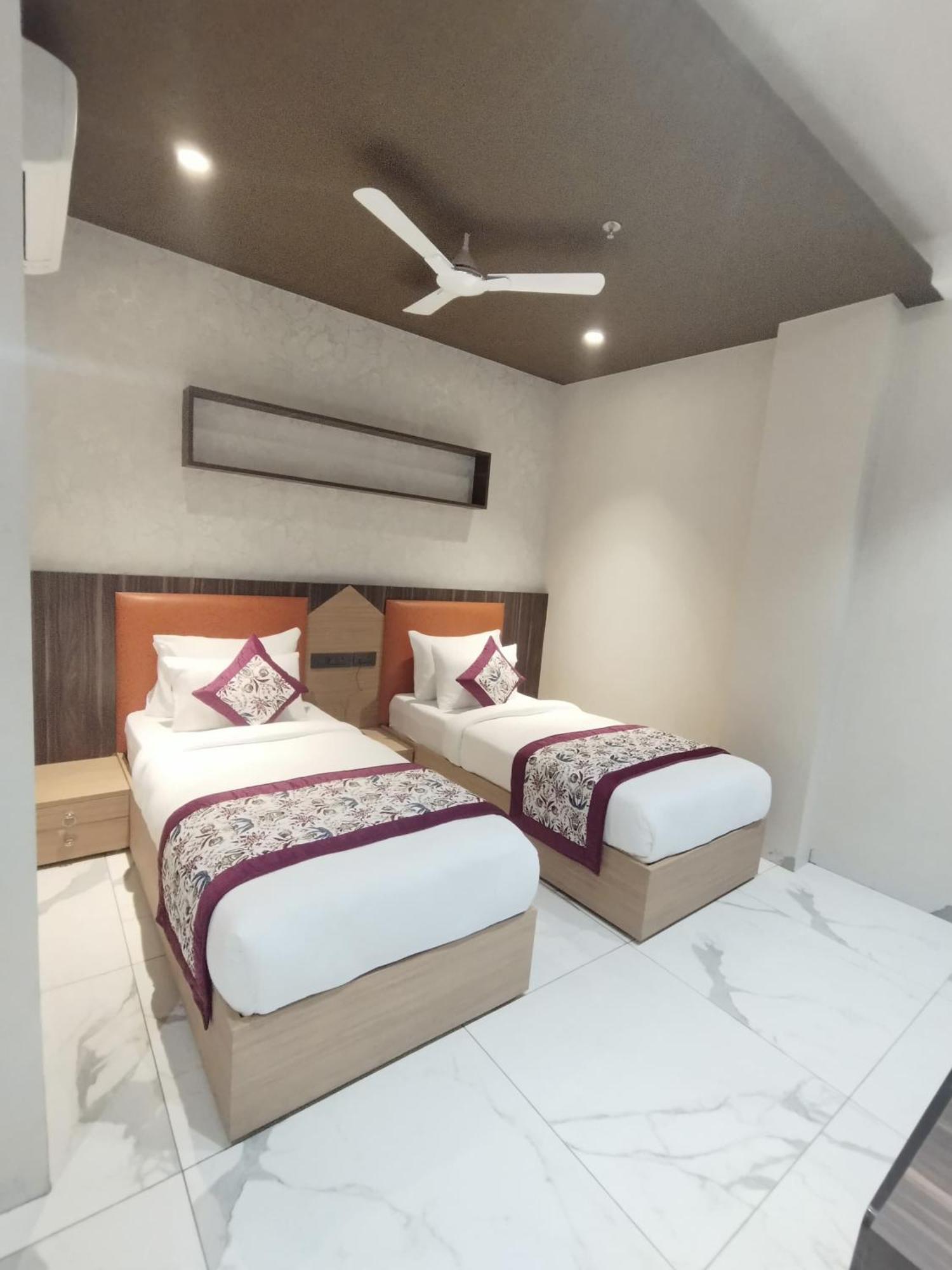 The Sm Hotel New Delhi