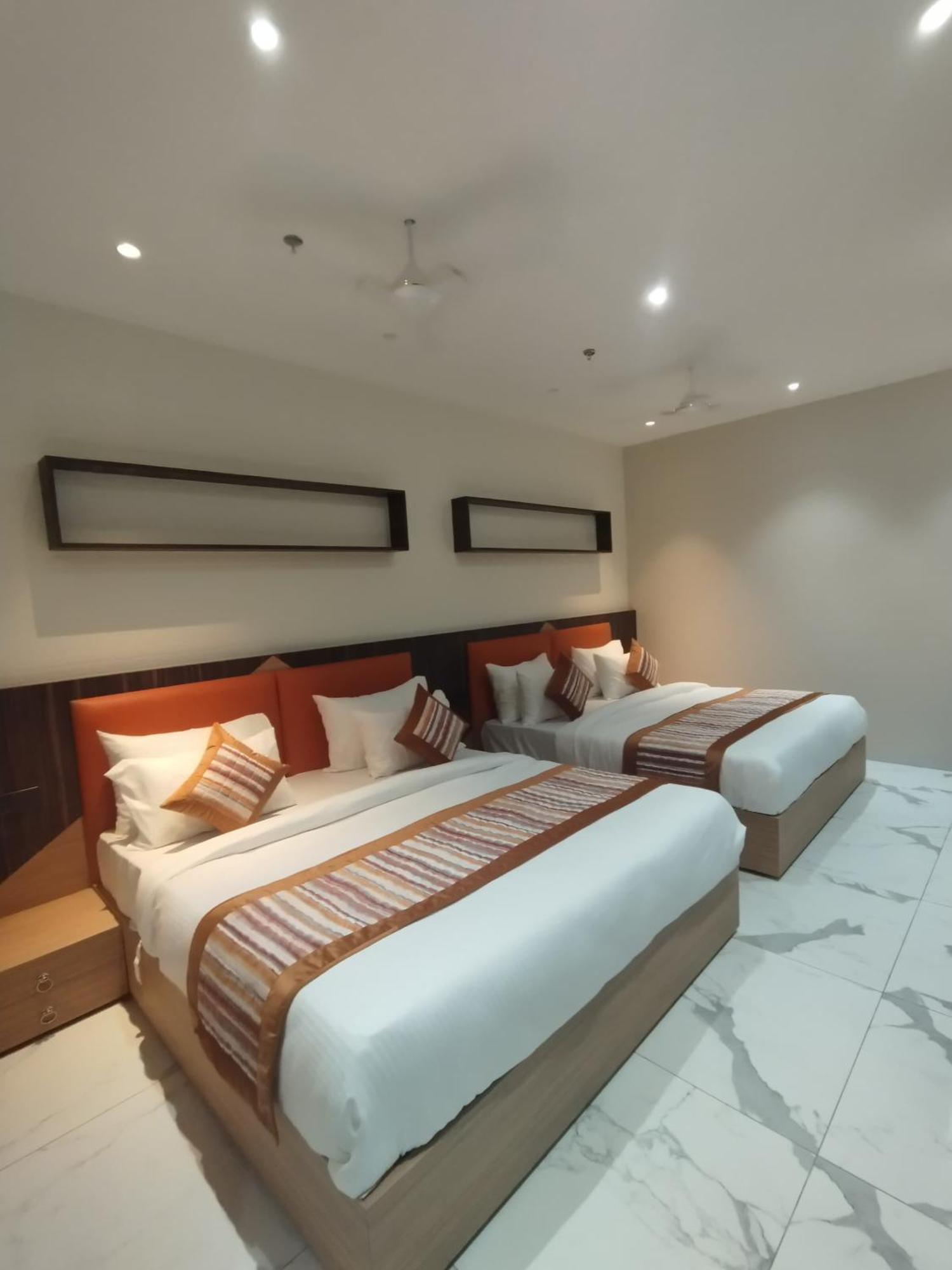 Hotel The Sm New Delhi