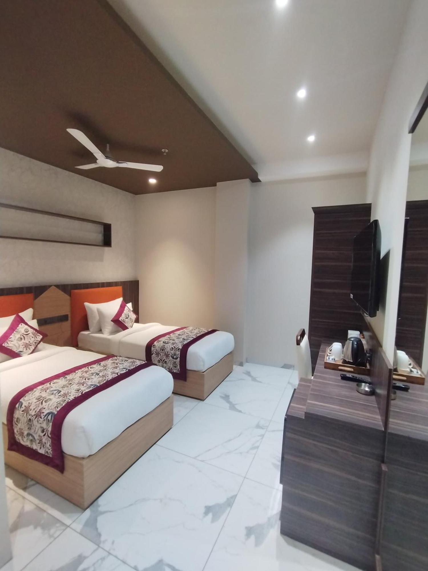 The Sm Hotel