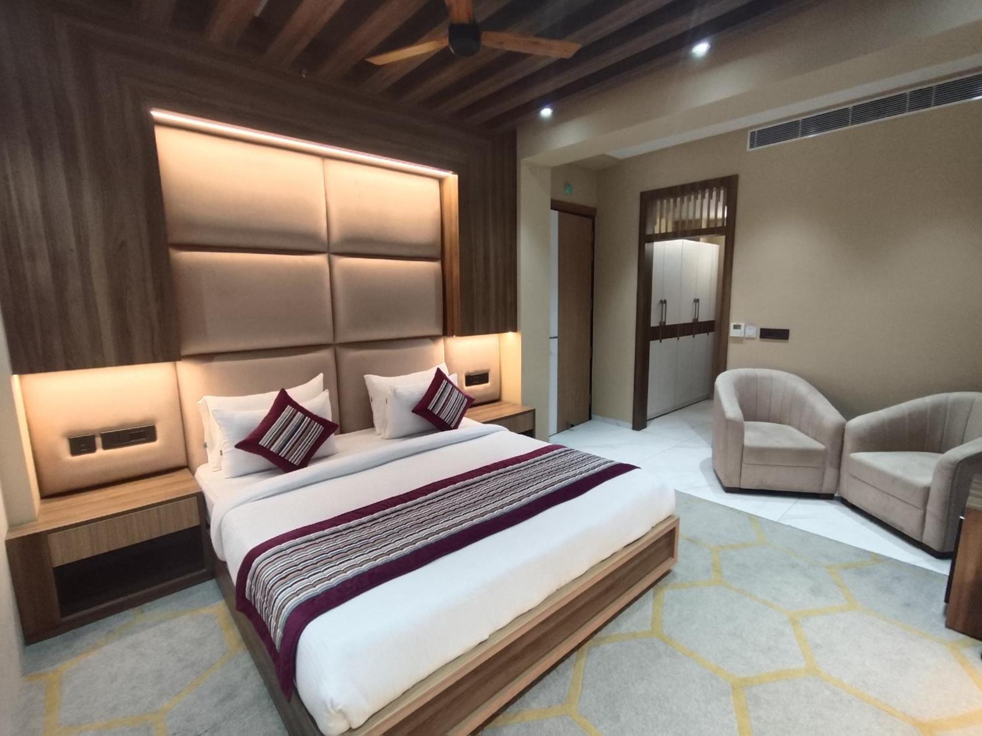 The Sm Hotel