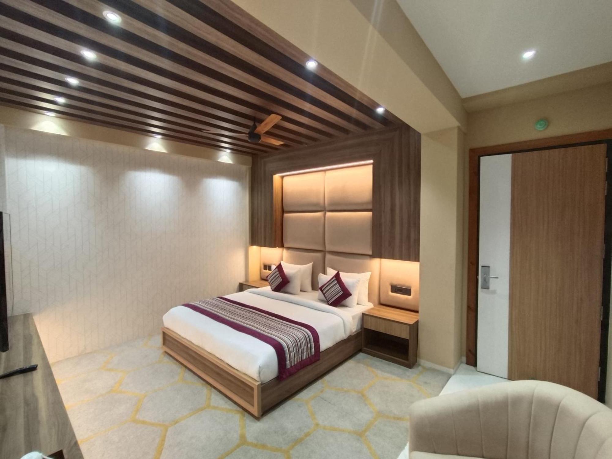 The Sm Hotel 3*