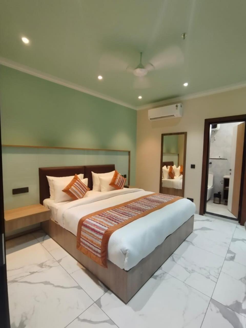 Hotel The Sm