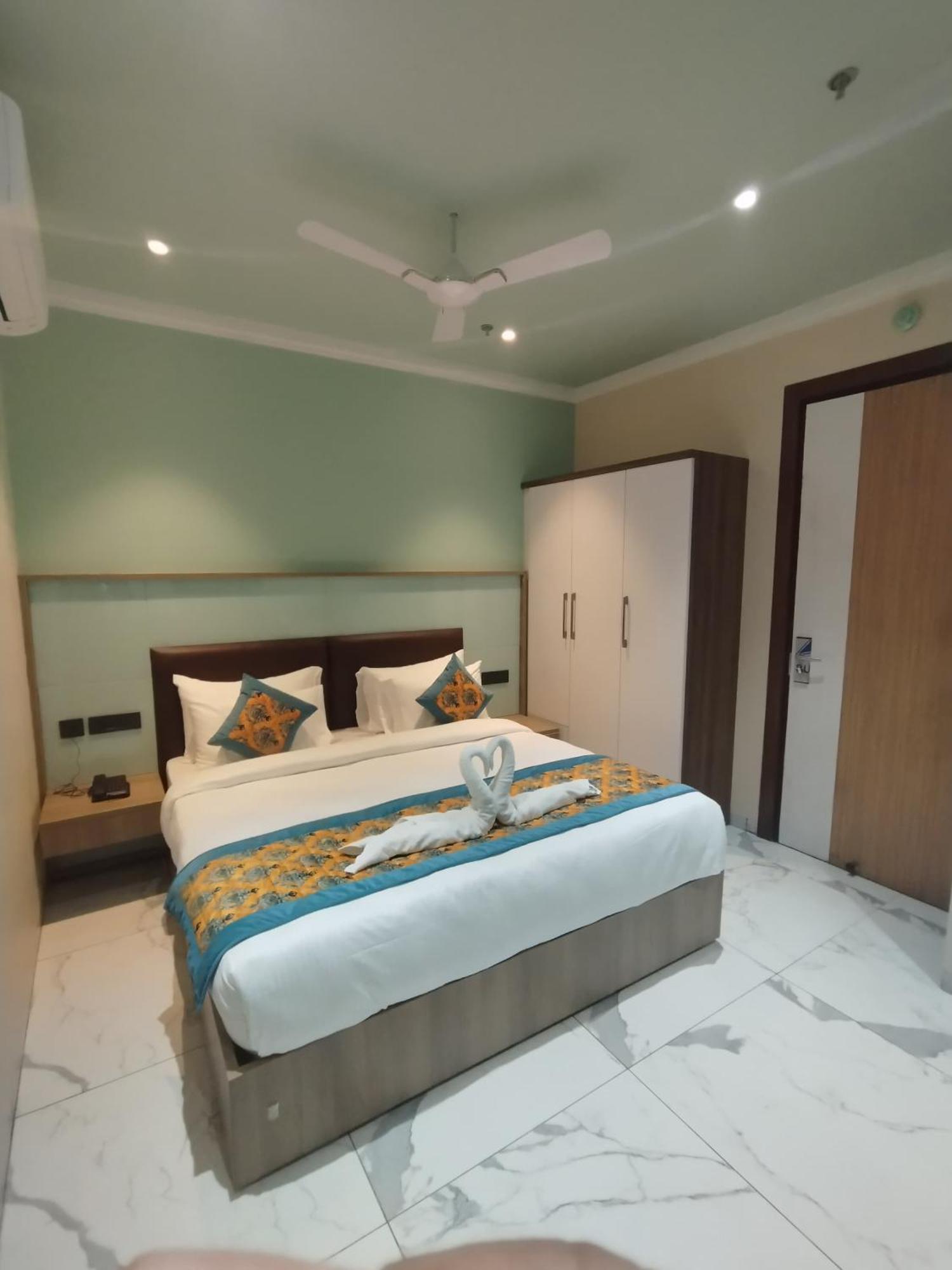The Sm Hotel New Delhi