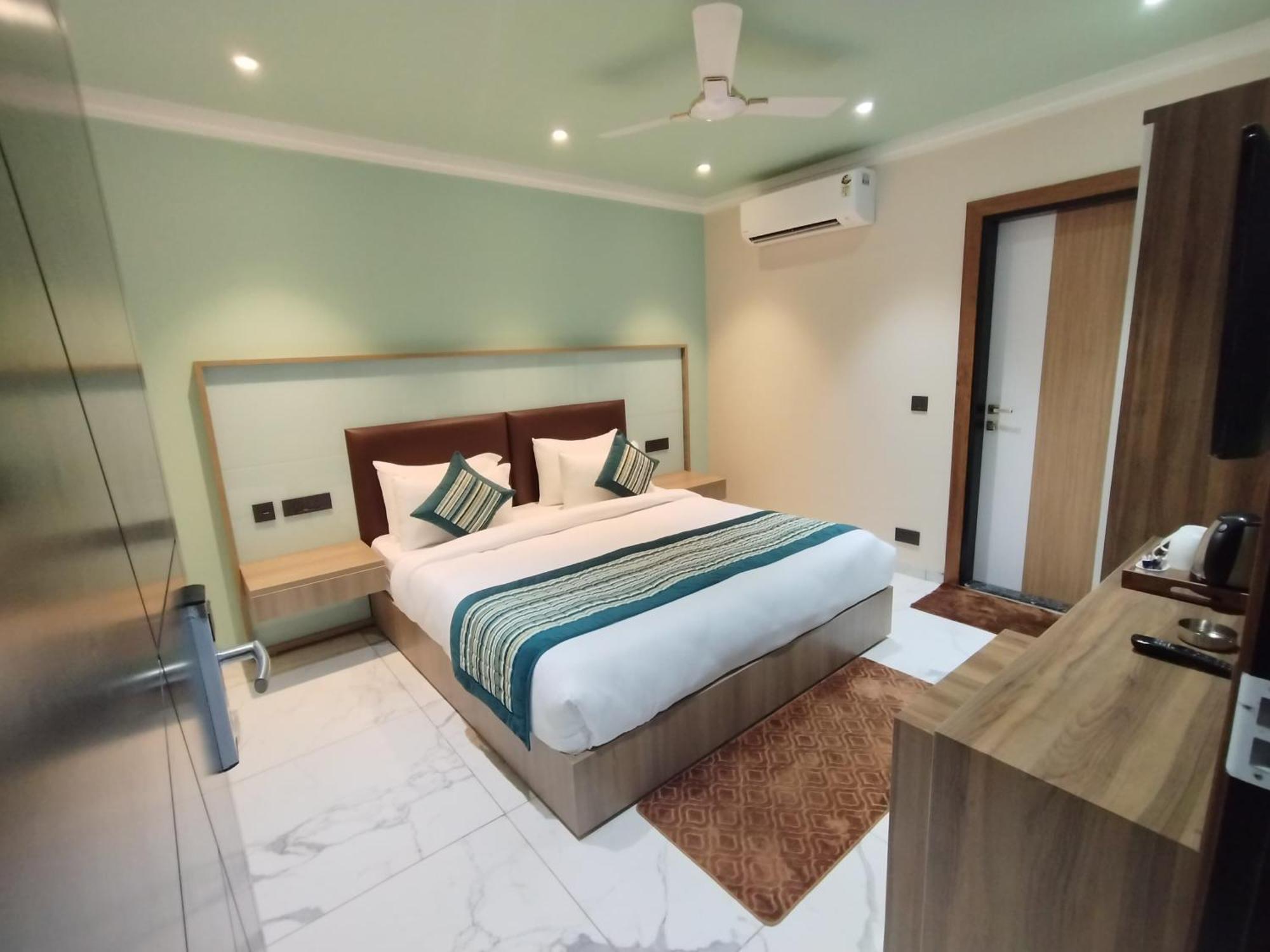 Hotel The Sm 3*